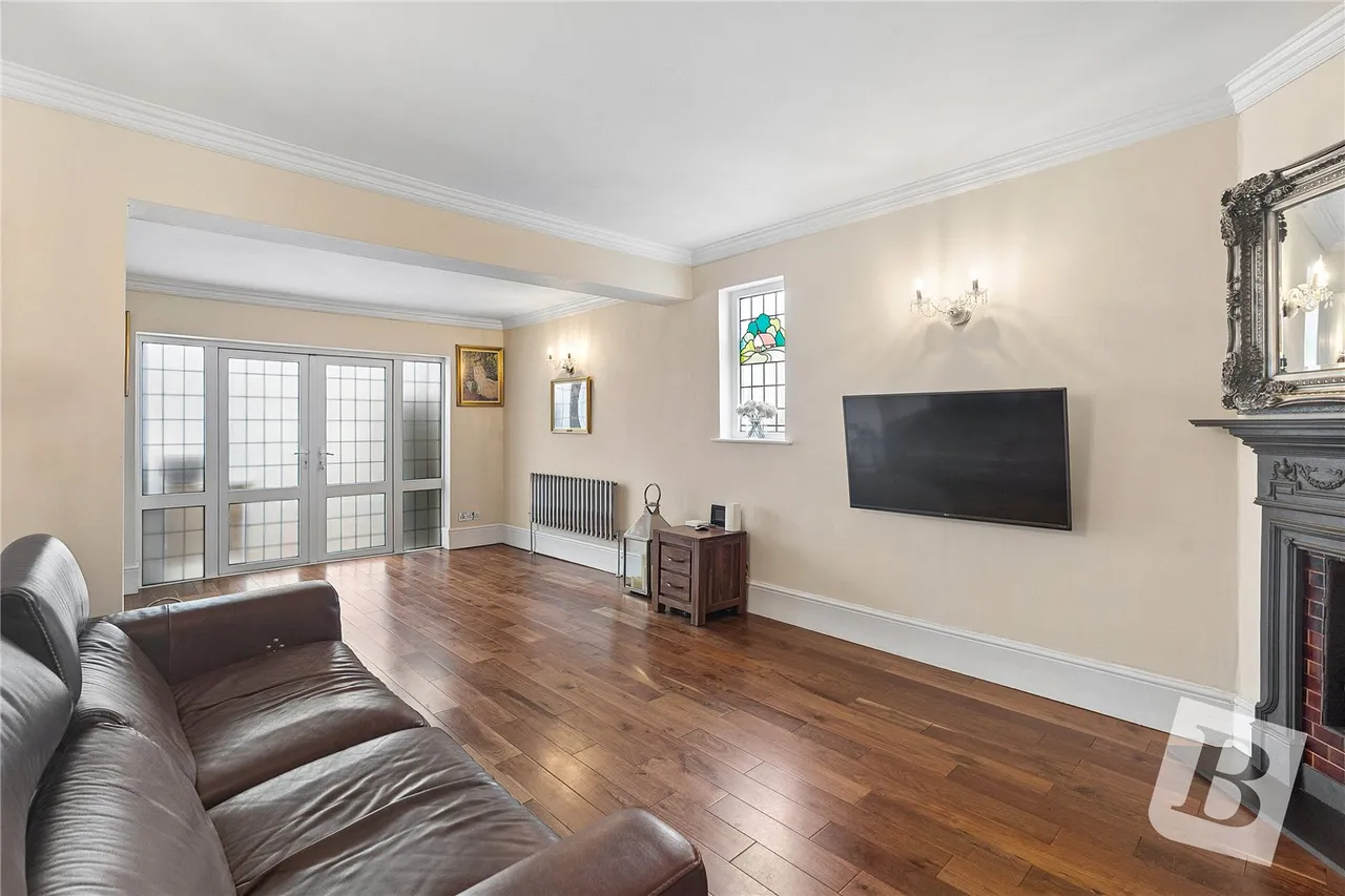 North Road, Havering-atte-Bower, RM4, photo 4
