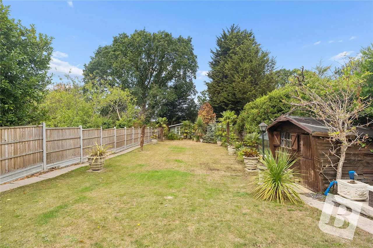 North Road, Havering-atte-Bower, RM4, photo 19