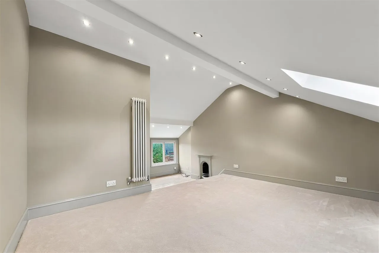 Albert Road East, Hale, WA15, photo 28