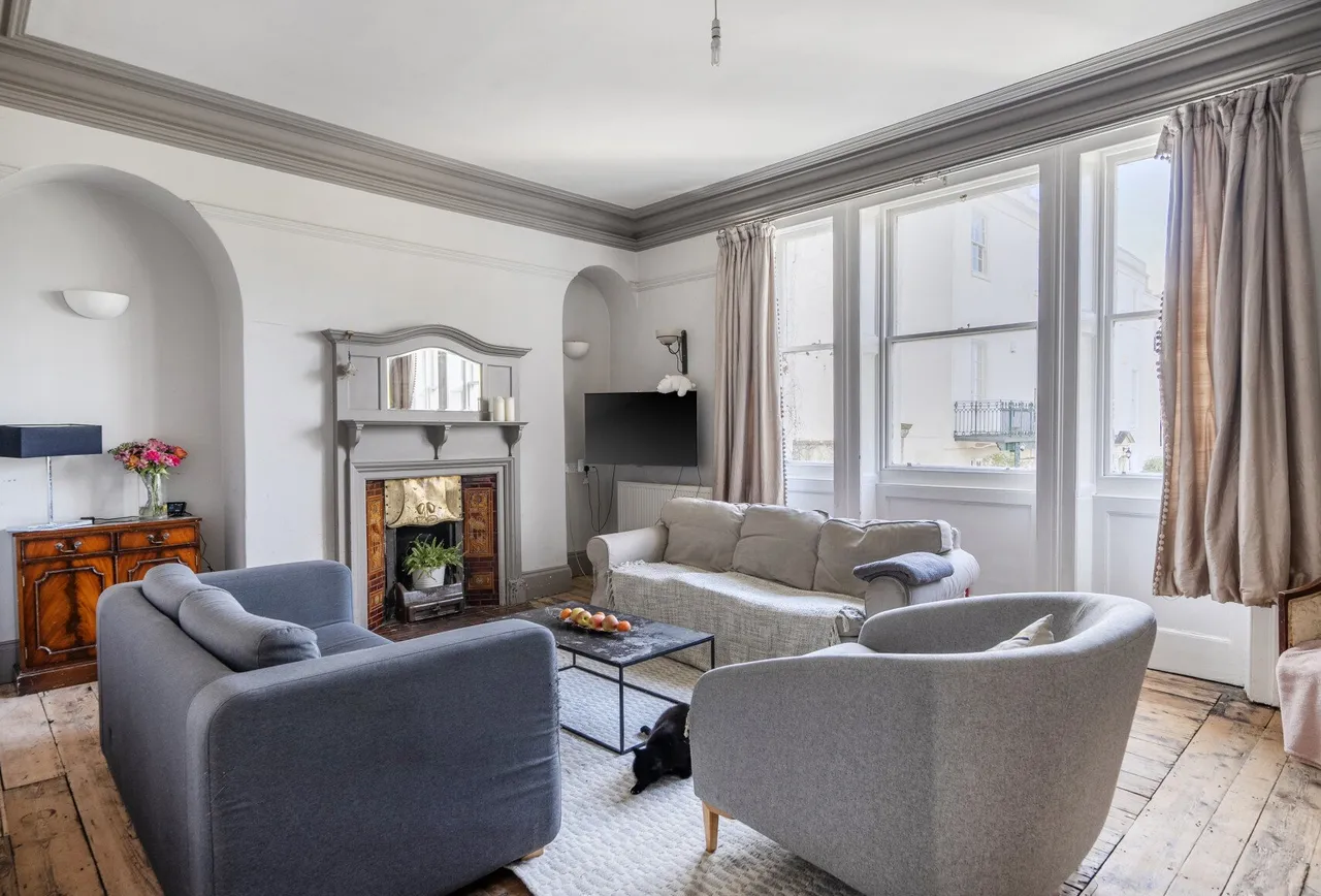 2 bed flat for sale — Devonshire Place, Bath, BA2 4SW