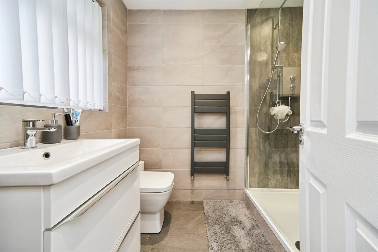 Haven Chase, Leeds, LS16, photo 5