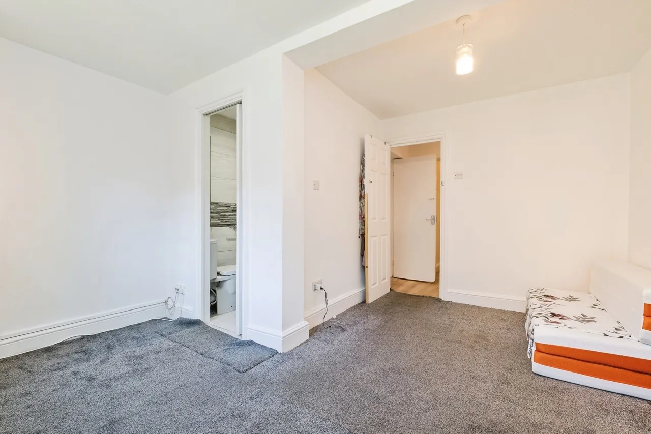 Fanshawe Avenue, Barking, IG11, photo 4