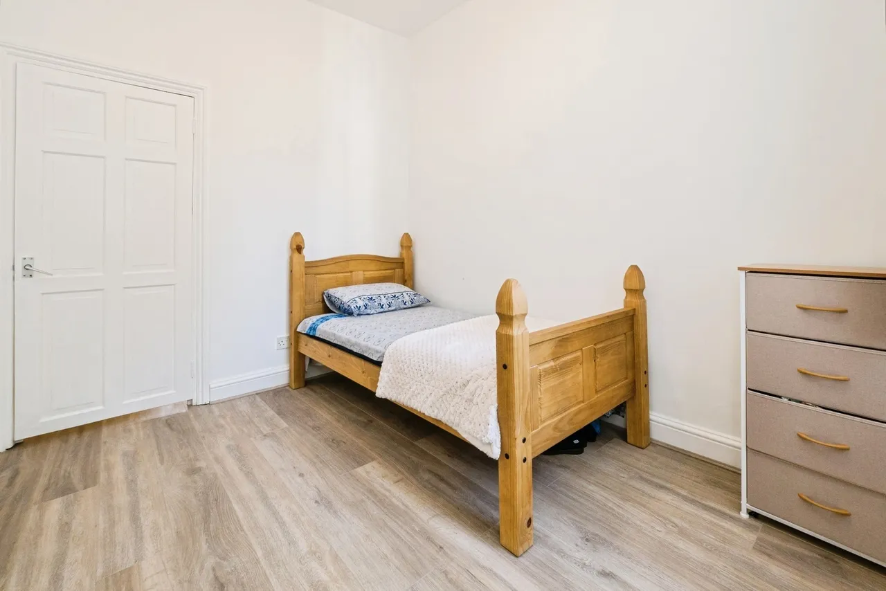Fanshawe Avenue, Barking, IG11, photo 13