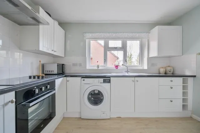 Stuart Court, Amersham, HP6, photo 14
