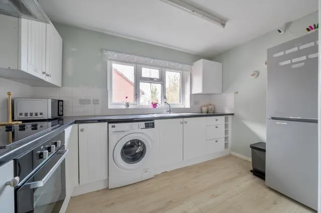 Stuart Court, Amersham, HP6, photo 16
