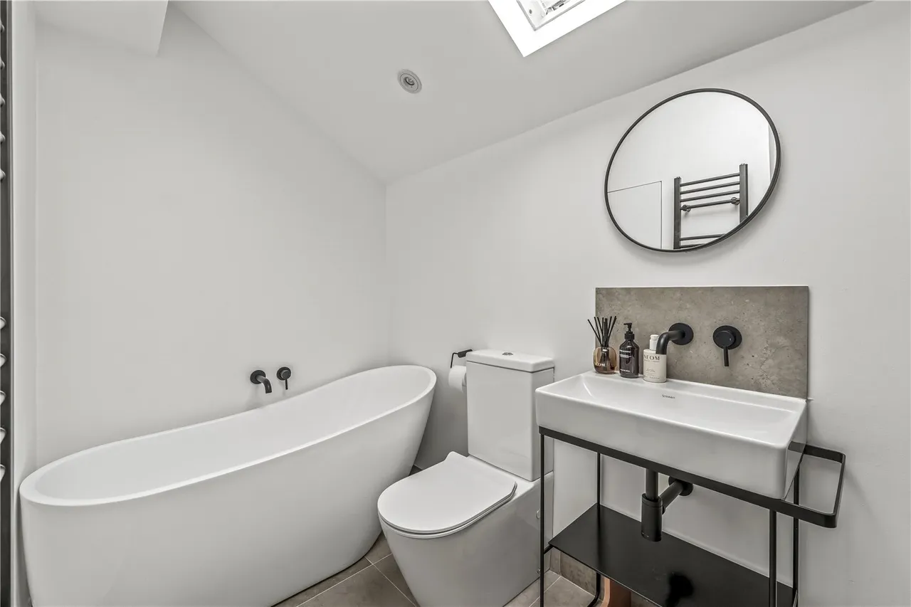 Belgrade Road, Hampton, TW12 2AZ, photo 12