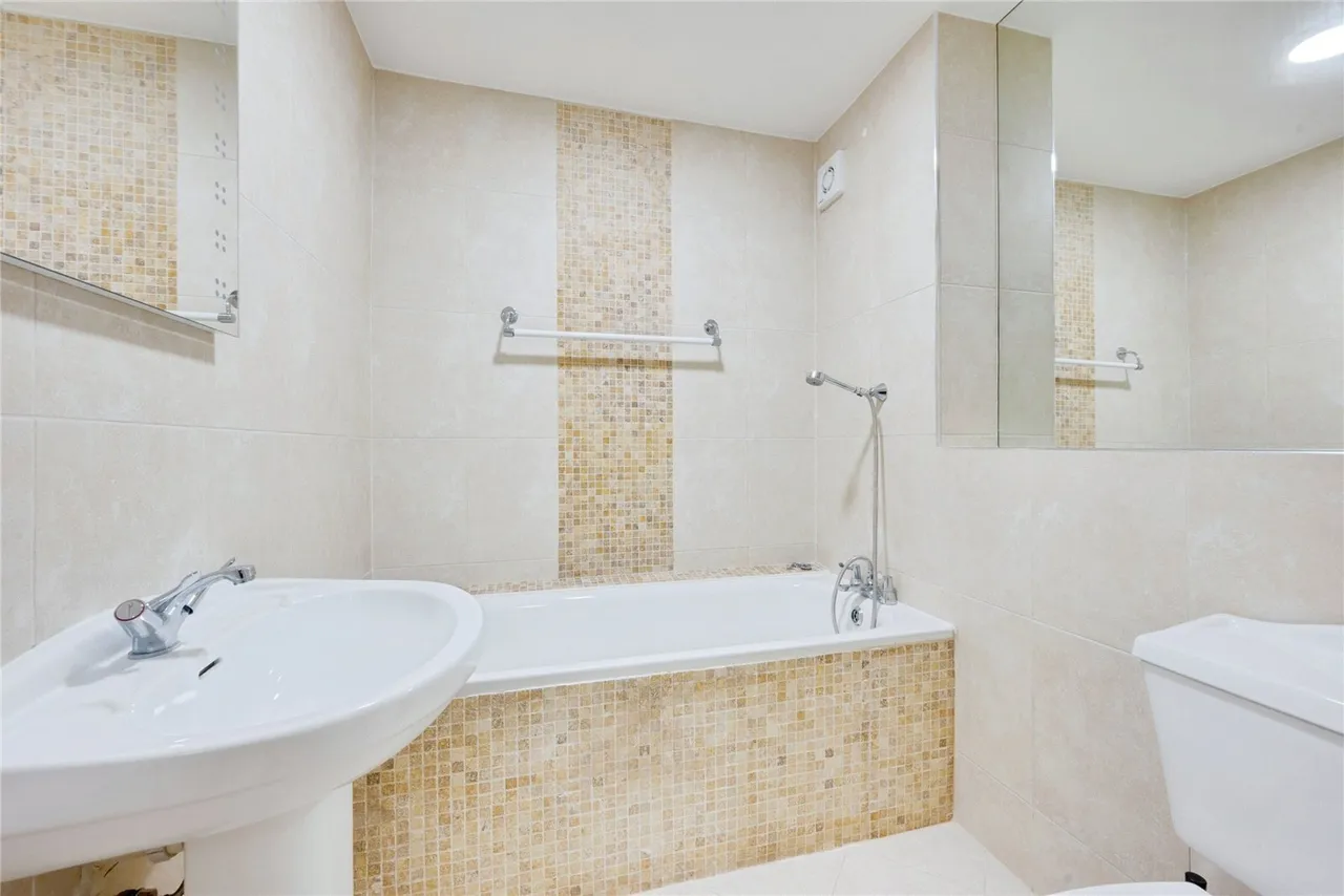 Rockingham Close, London, SW15, photo 4