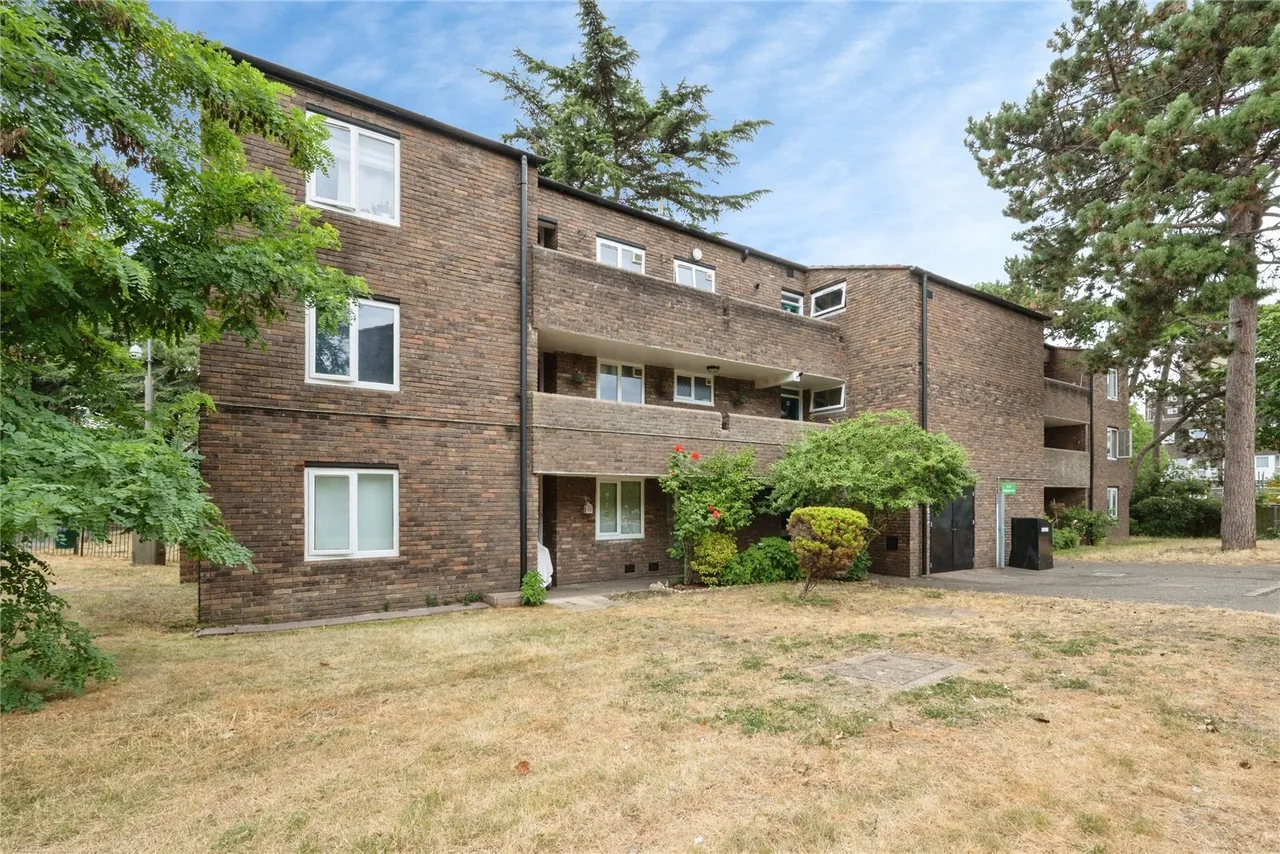Rockingham Close, London, SW15, photo 8