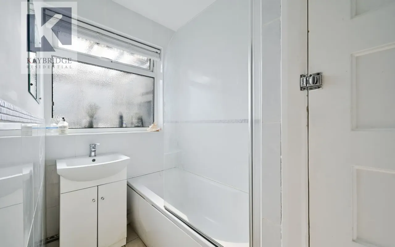St. Clair Drive, Worcester Park, KT4, photo 11