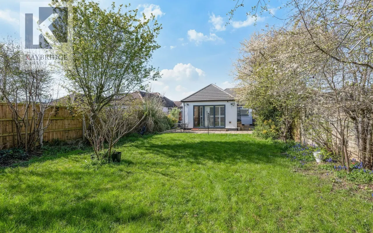 St. Clair Drive, Worcester Park, KT4, photo 14