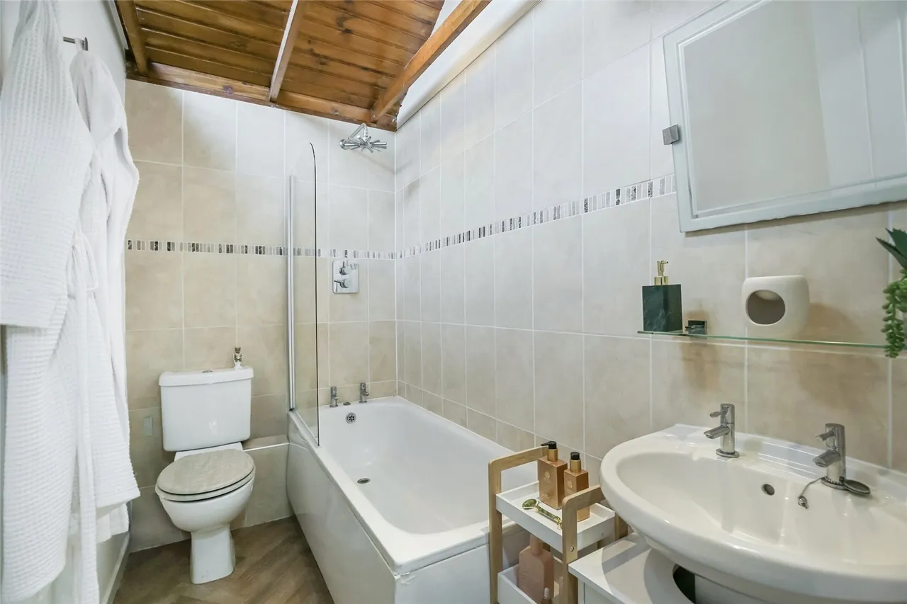 Braehead, Girdle Toll, Irvine, North Ayrshire, KA11, photo 10