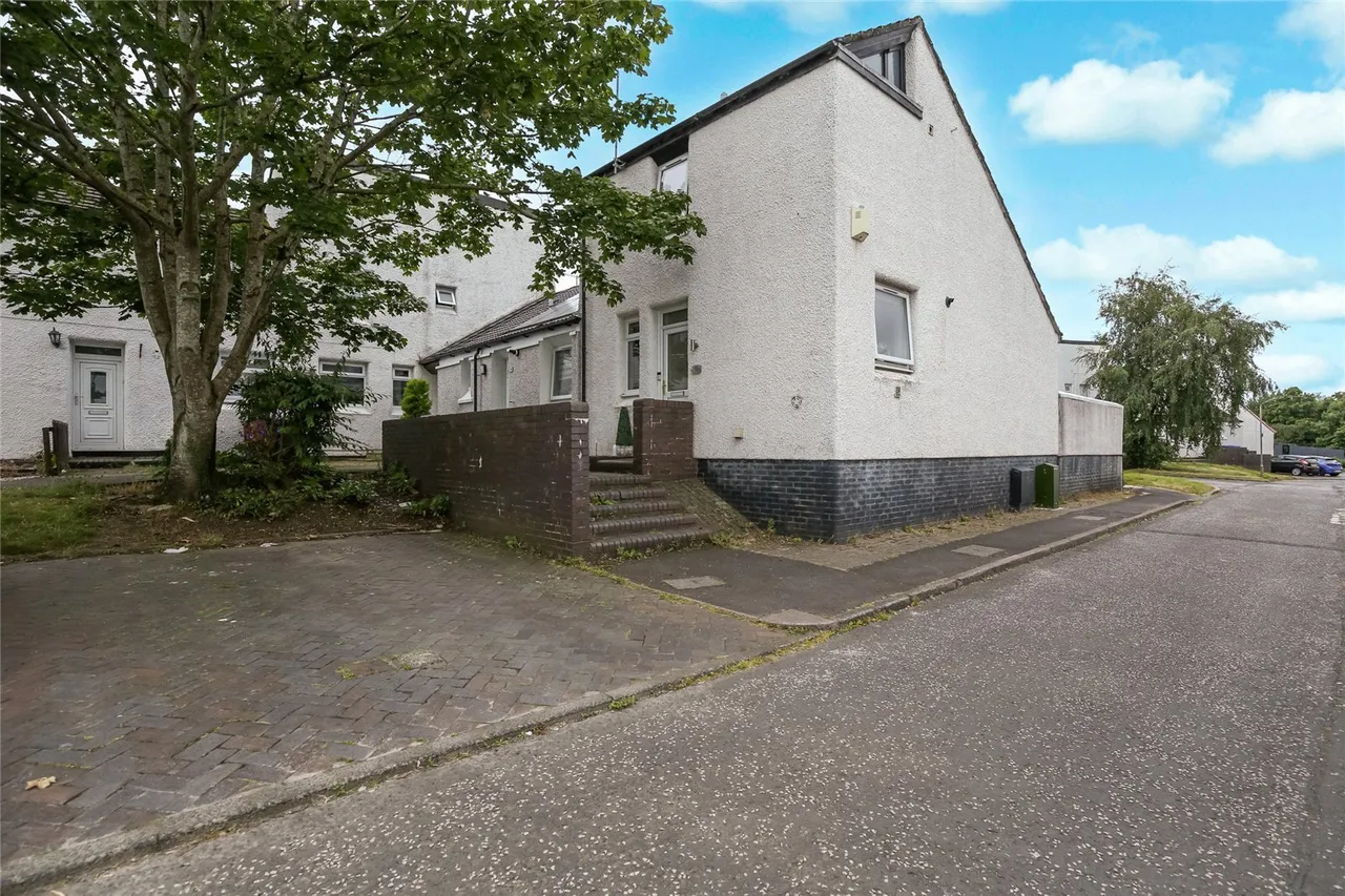 2 bed house for sale — Braehead, Girdle Toll, Irvine, North Ayrshire, KA11