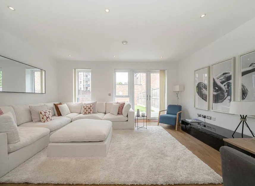 Reynard Way, Brentford, TW8, photo 4