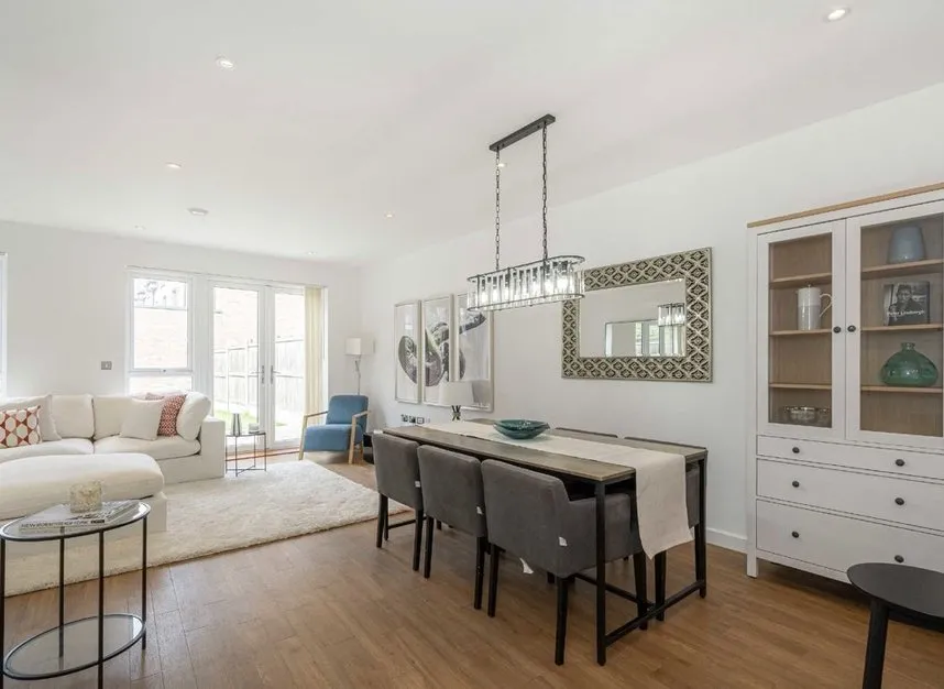 Reynard Way, Brentford, TW8, photo 2