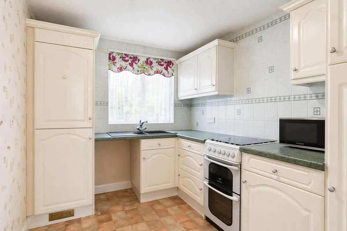 Cavalier Close, Marks Gate, Chadwell Heath, RM6 5EJ, photo 4