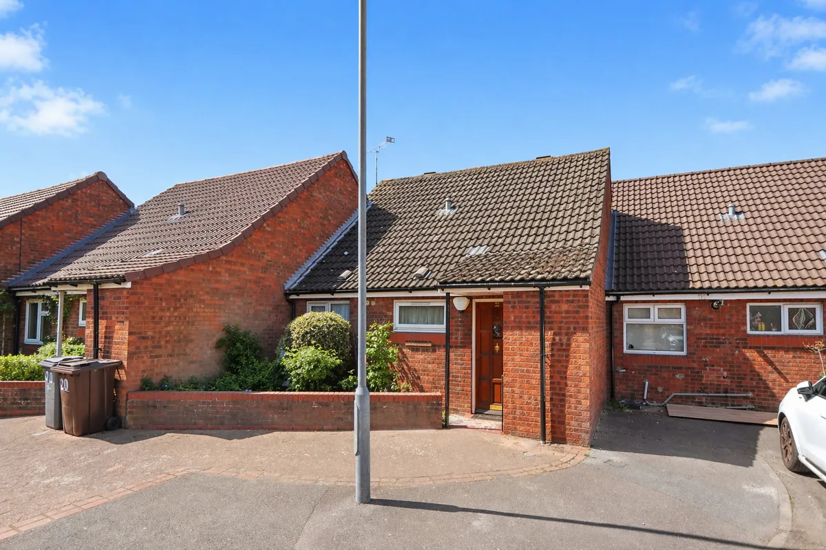 Cavalier Close, Marks Gate, Chadwell Heath, RM6 5EJ, photo 12