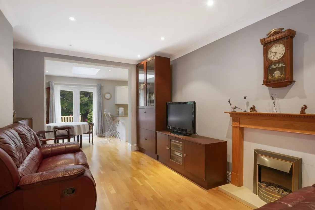 Tudor Close, Kingsbury, NW9, photo 4