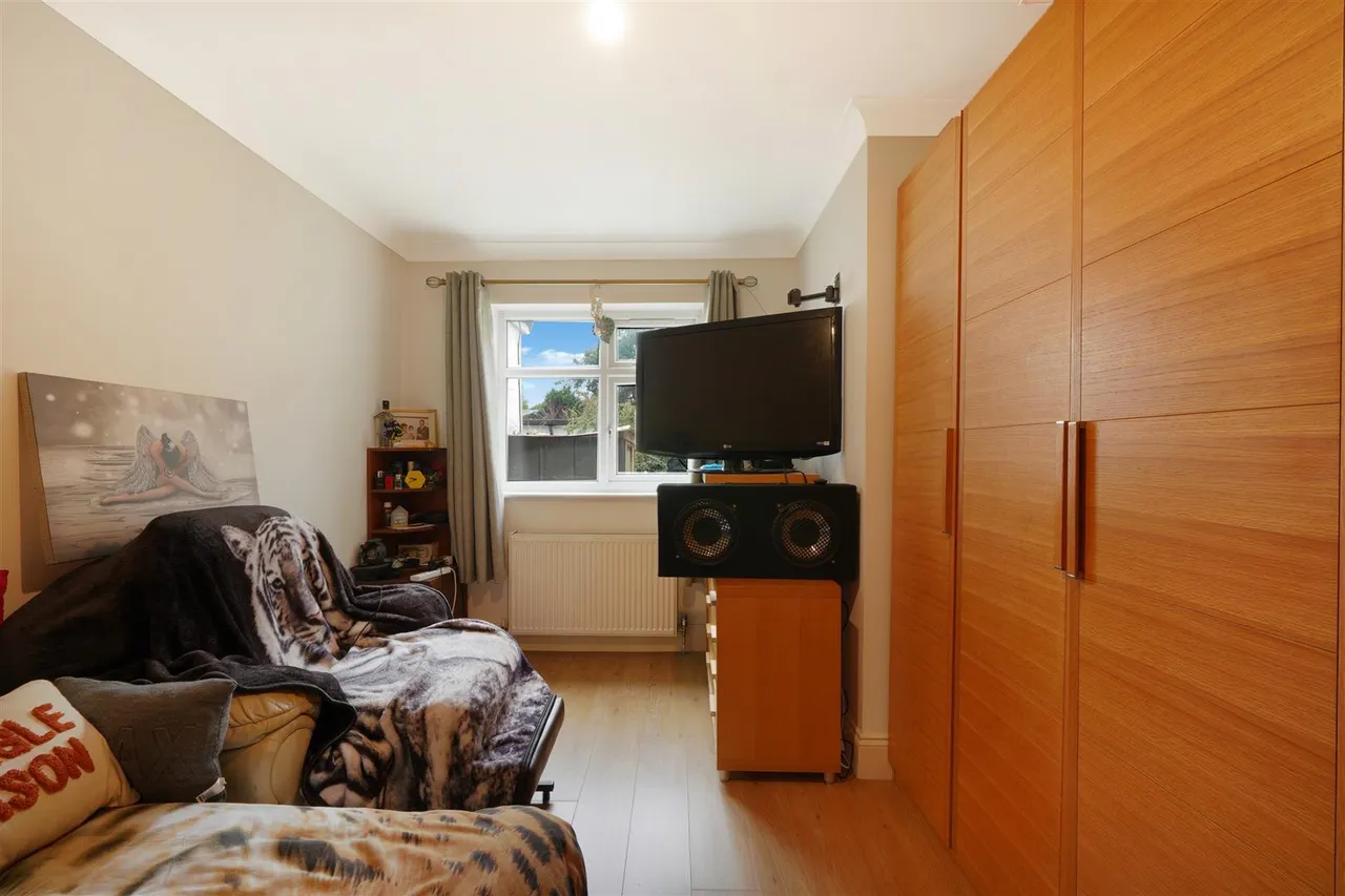 Tudor Close, Kingsbury, NW9, photo 10