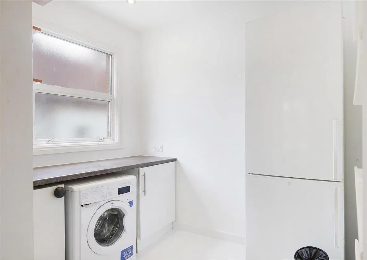 Tudor Close, Kingsbury, NW9, photo 6