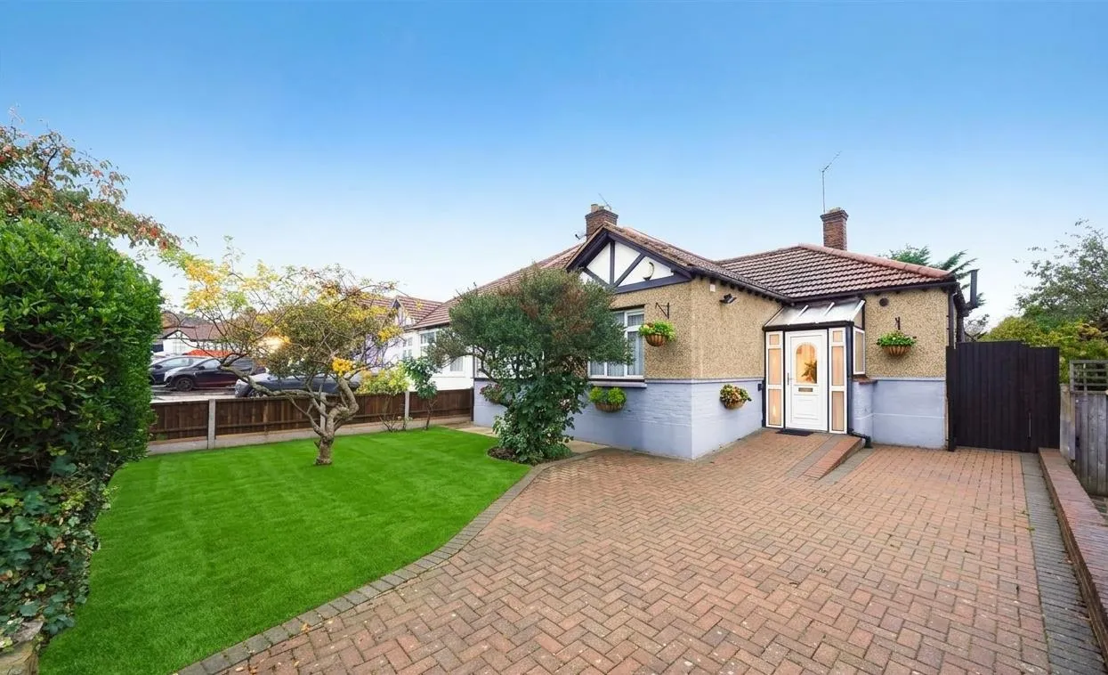 Tudor Close, Kingsbury, NW9, photo 9