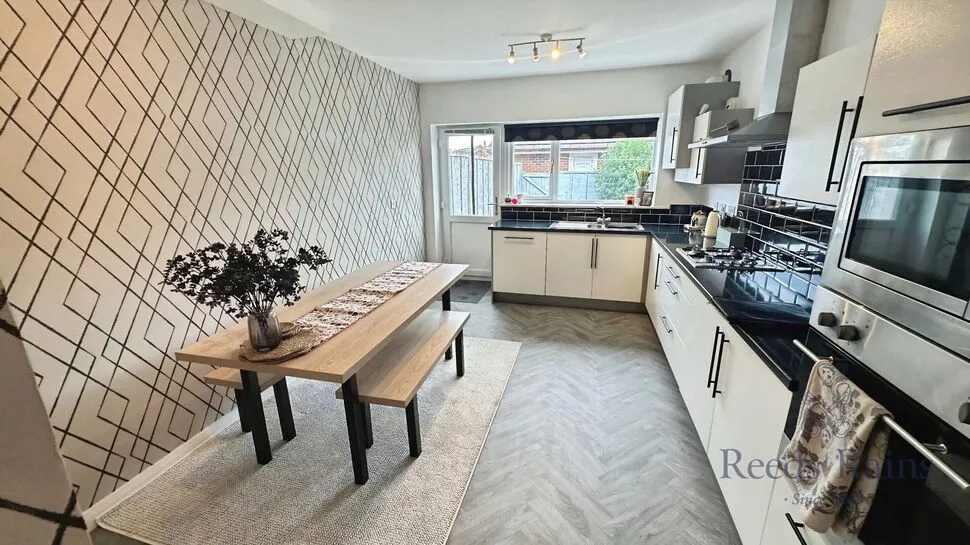 High Street, Halmer End, ST7, photo 3