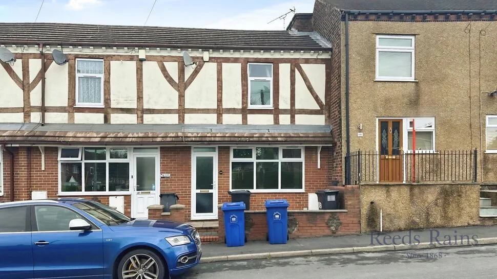 2 bed house for sale, High Street, Halmer End, ST7