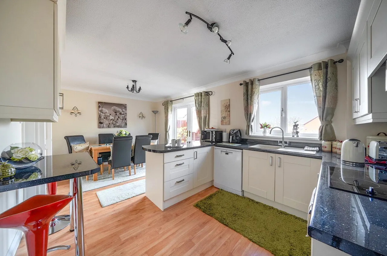 Goylands Close, Llandrindod Wells, LD1, photo 3
