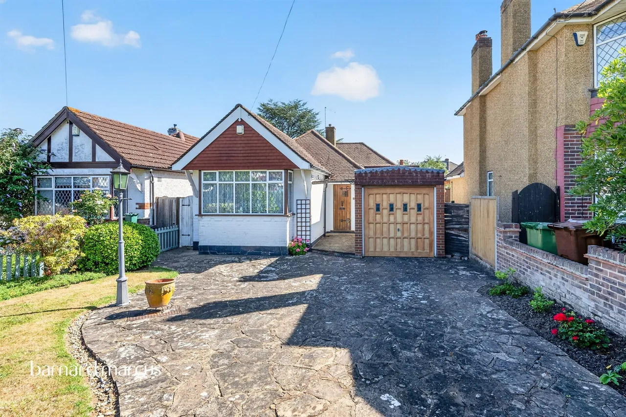 2 bed house for sale, Walsingham Gardens, Epsom, KT19