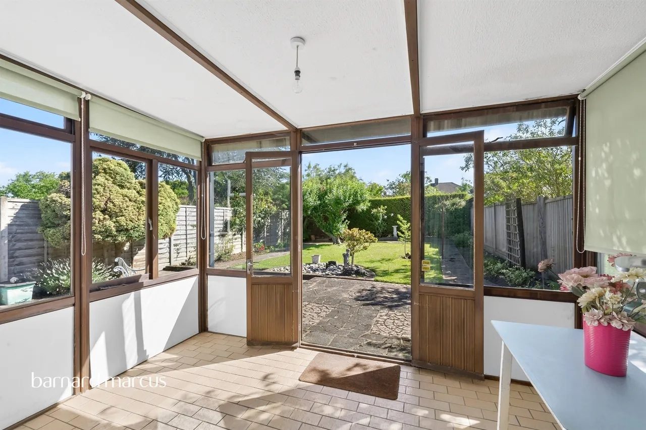 Walsingham Gardens, Epsom, KT19, photo 4