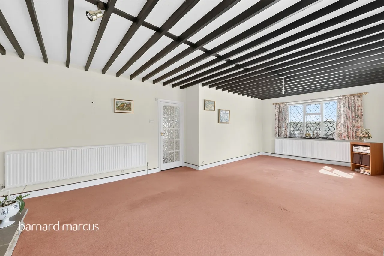 Walsingham Gardens, Epsom, KT19, photo 13