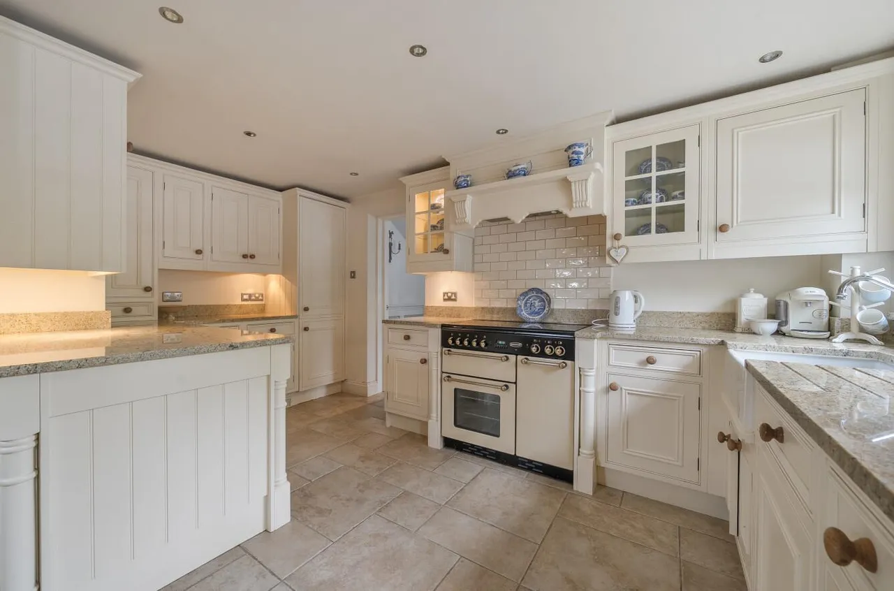 Beautifully Presented Detached Home, Offham, photo 6