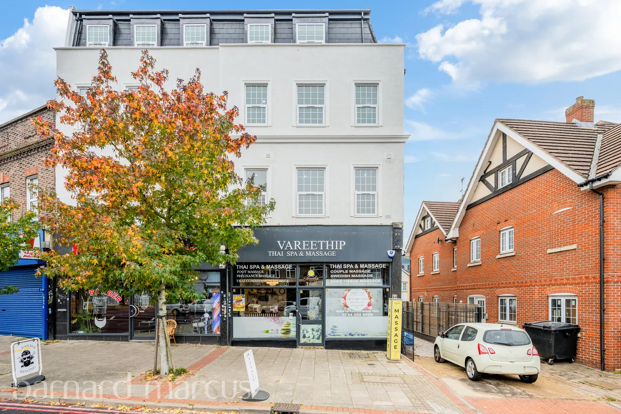 2 bed flat to rent — Cheam Common Road, WORCESTER PARK