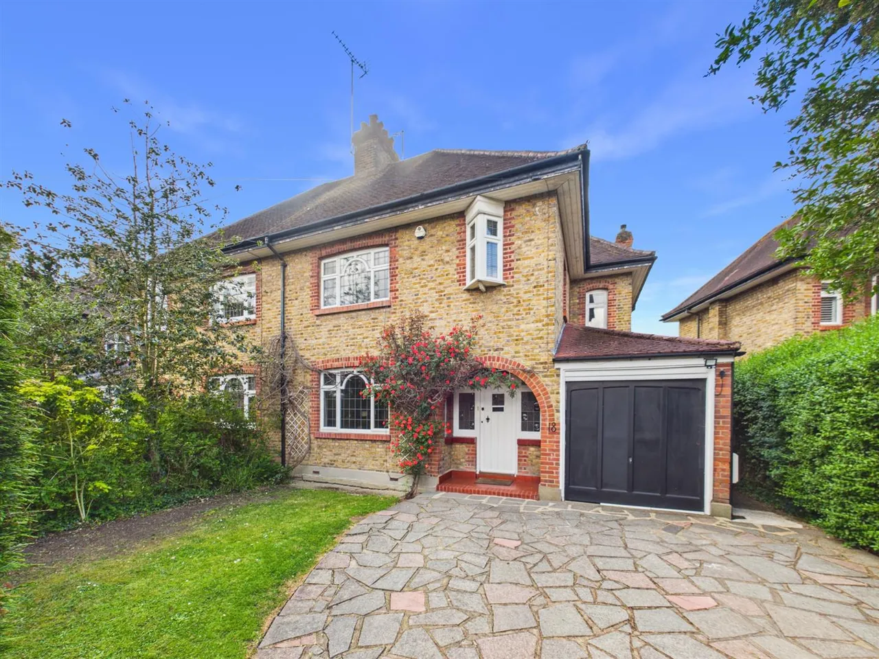 4 bed property for sale — Evelyn Avenue, Ruislip, Middlesex, HA4 8AS