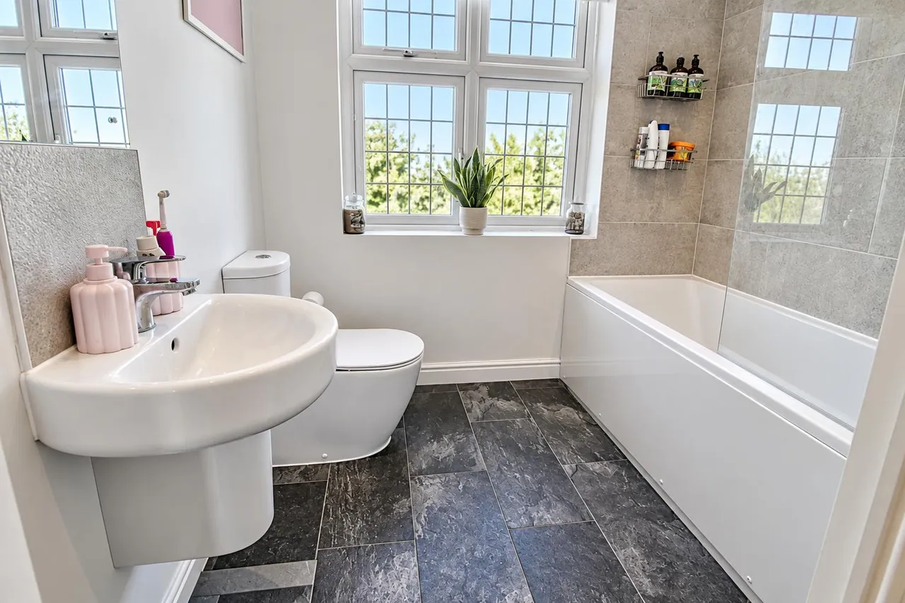 Admiral Way, Tonbridge, TN12, photo 18