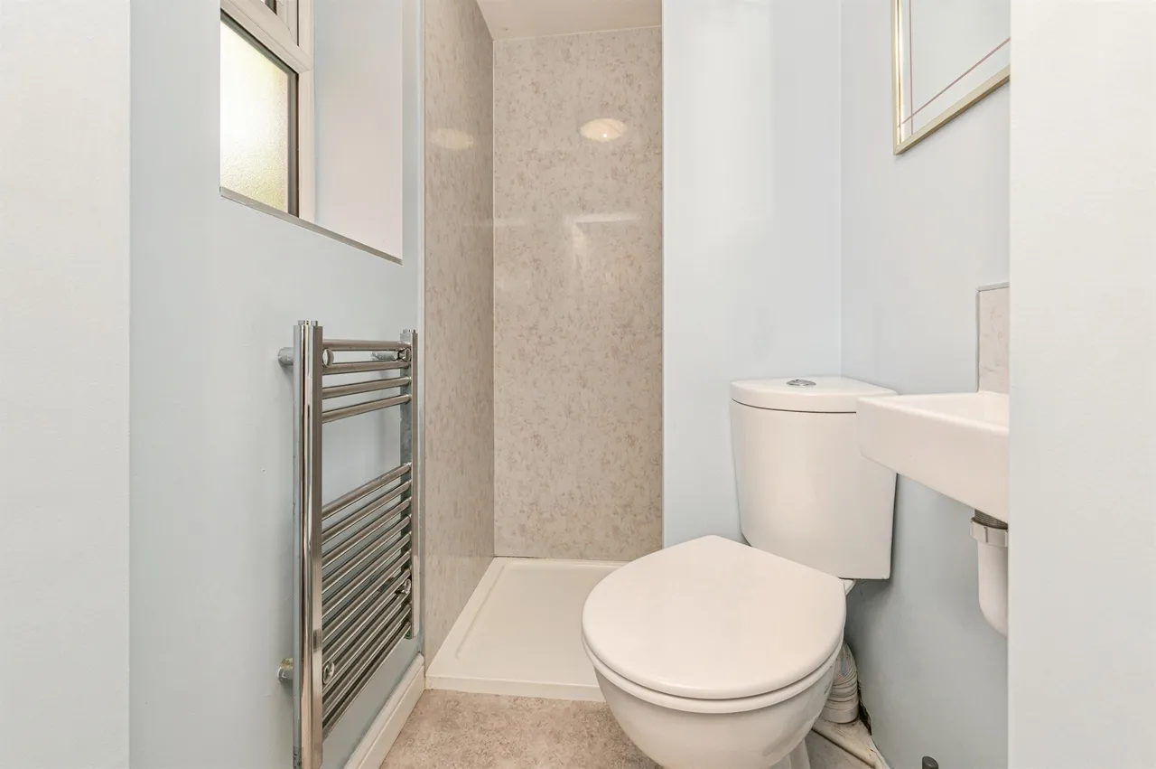 Kirkgate, Hanging Heaton, BATLEY, photo 7