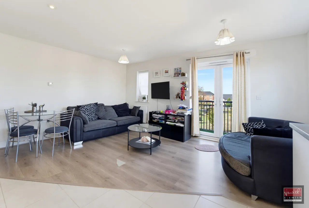 Laburnum Way, Staines-upon-Thames, TW19, photo 3