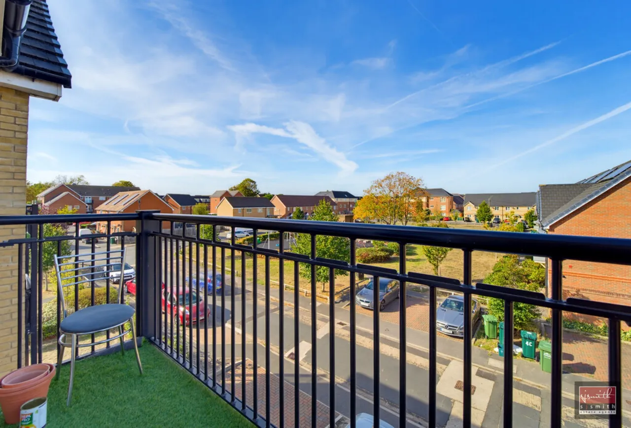 Laburnum Way, Staines-upon-Thames, TW19, photo 10