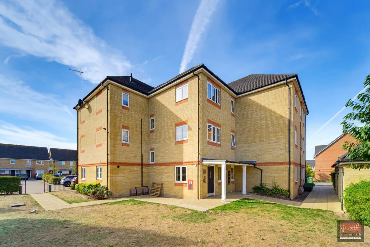 Laburnum Way, Staines-upon-Thames, TW19, photo 13
