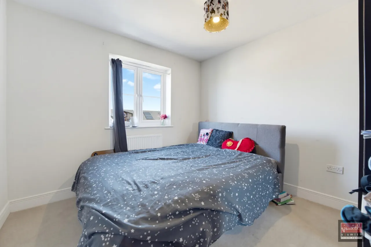 Laburnum Way, Staines-upon-Thames, TW19, photo 6