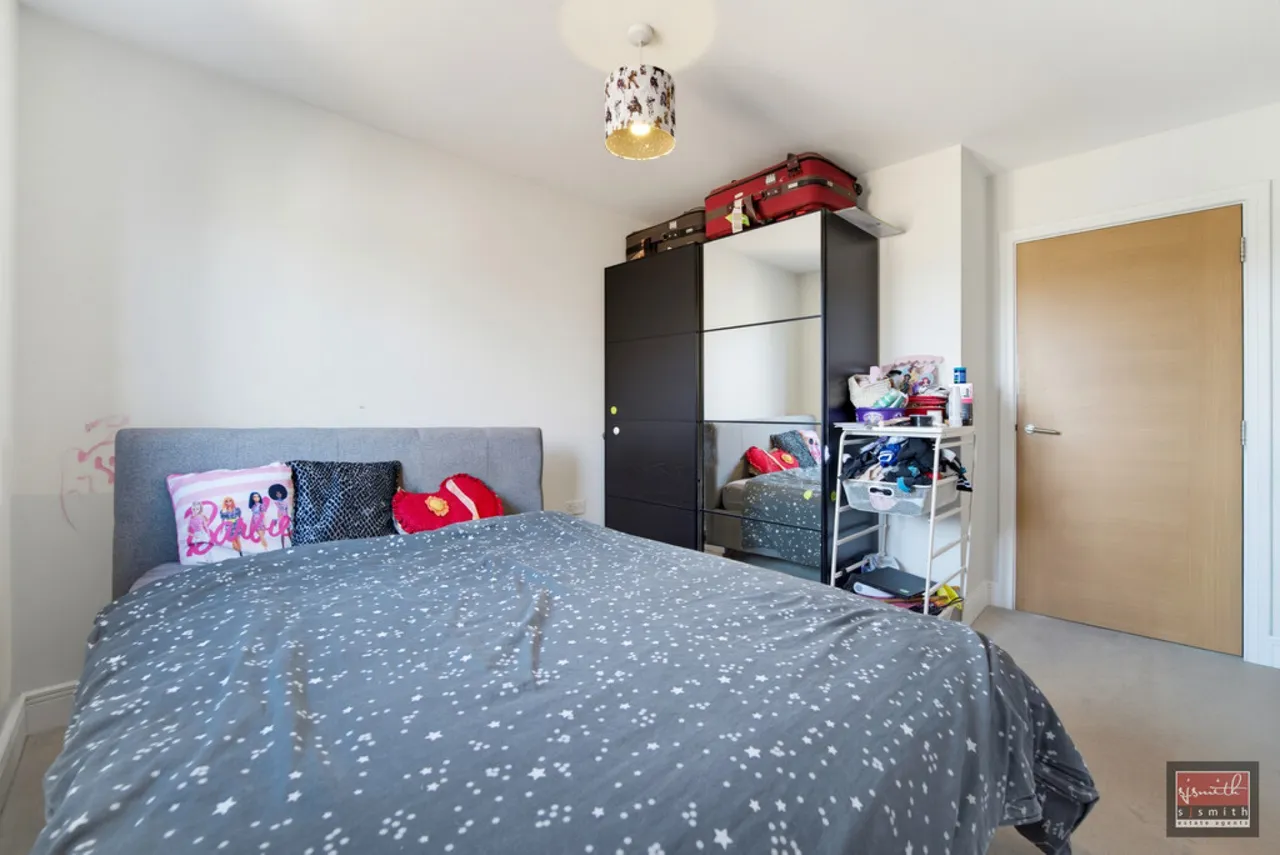 Laburnum Way, Staines-upon-Thames, TW19, photo 8