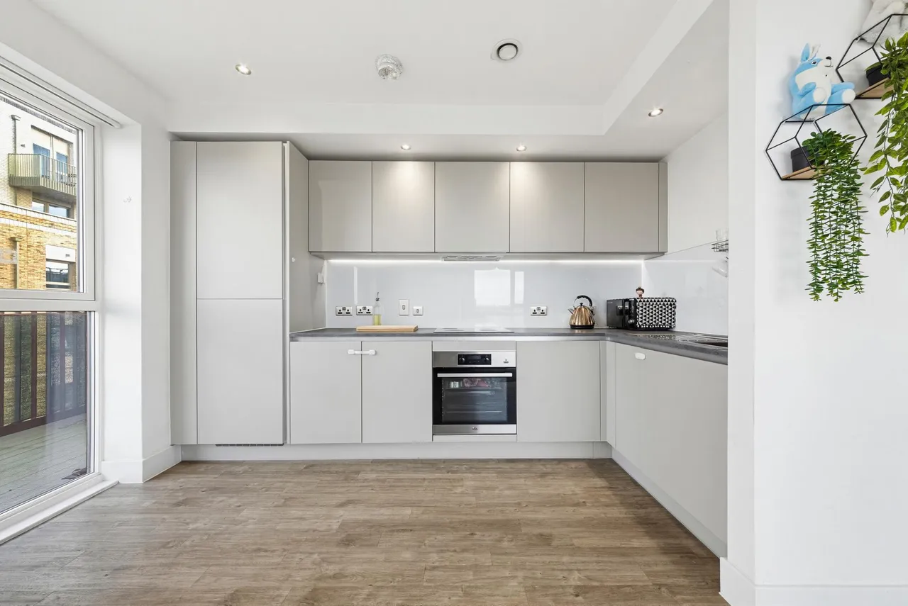 Wray Avenue, London, E16, photo 4