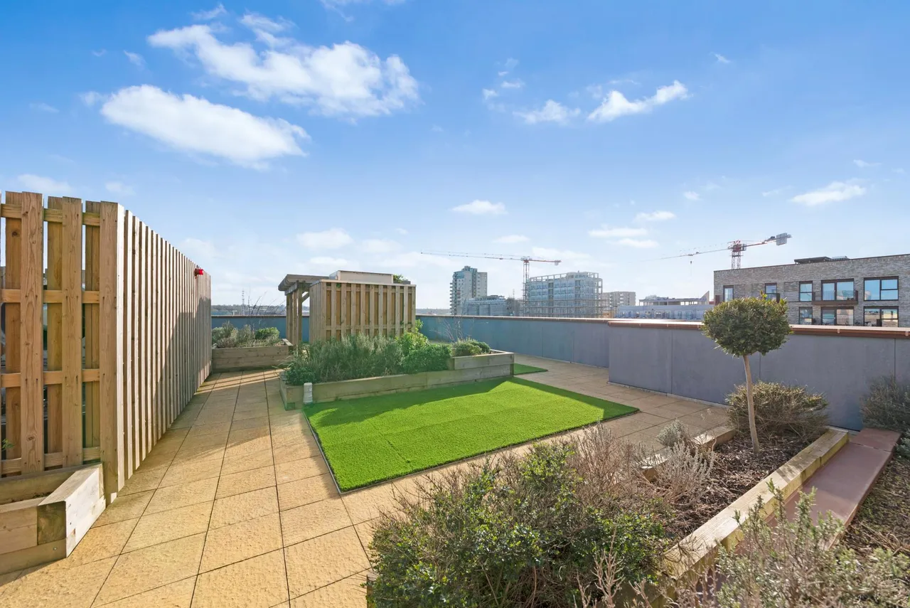 Wray Avenue, London, E16, photo 12