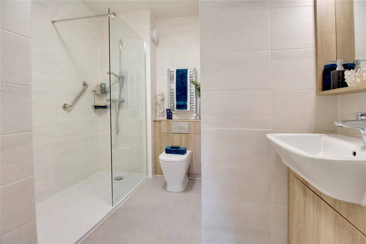 Victoria Road, Farnborough, GU14 7PN, photo 5