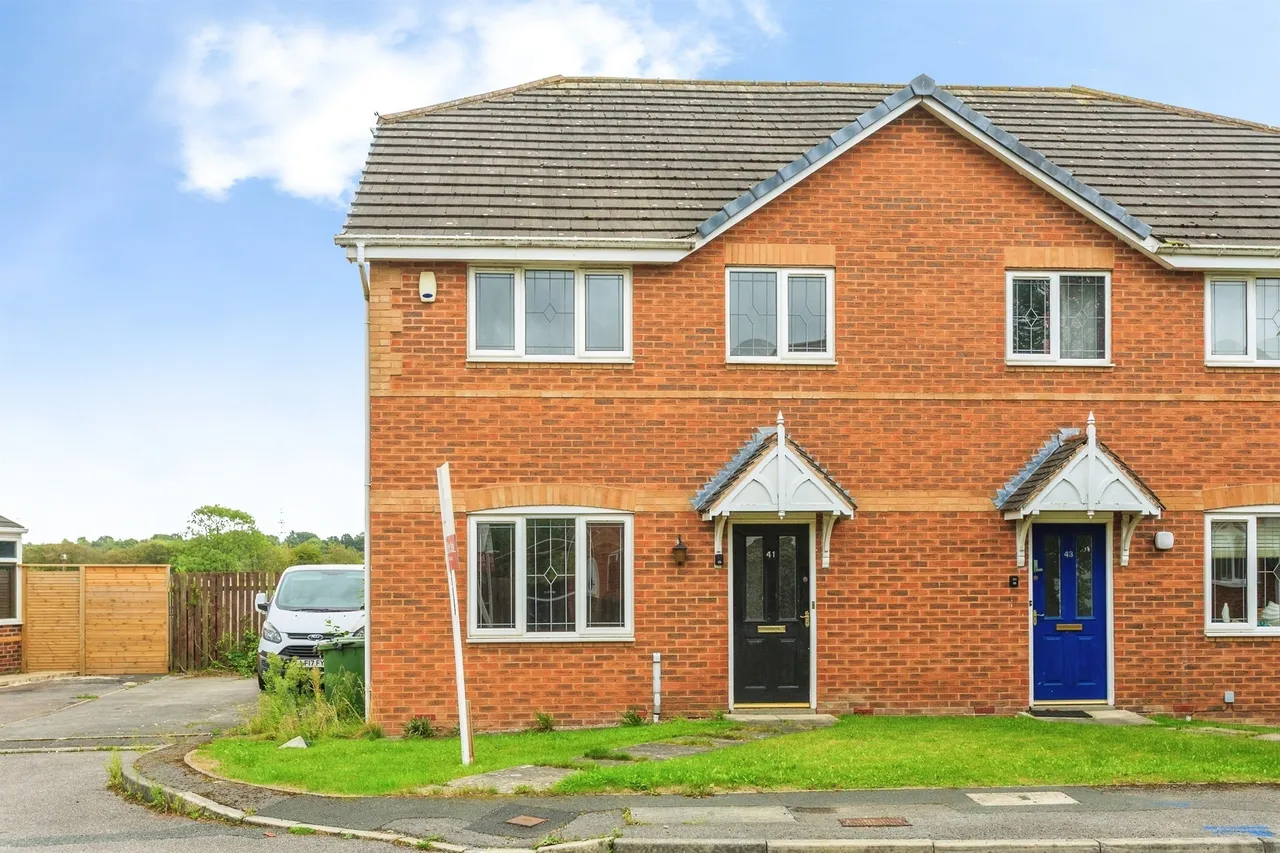 3 bed house for sale — Briary Close, Wakefield