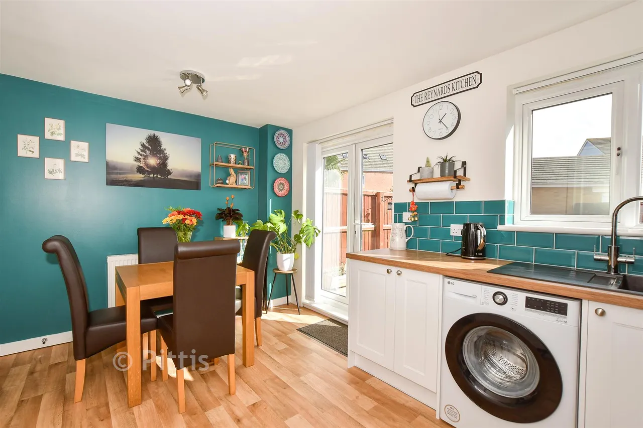 Snowberry Road, Newport, PO30, photo 6