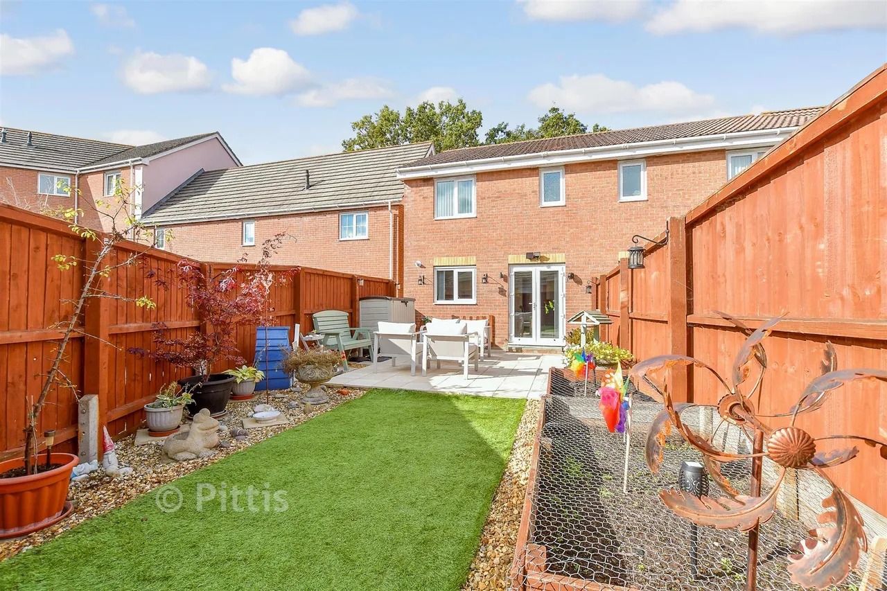 Snowberry Road, Newport, PO30, photo 13