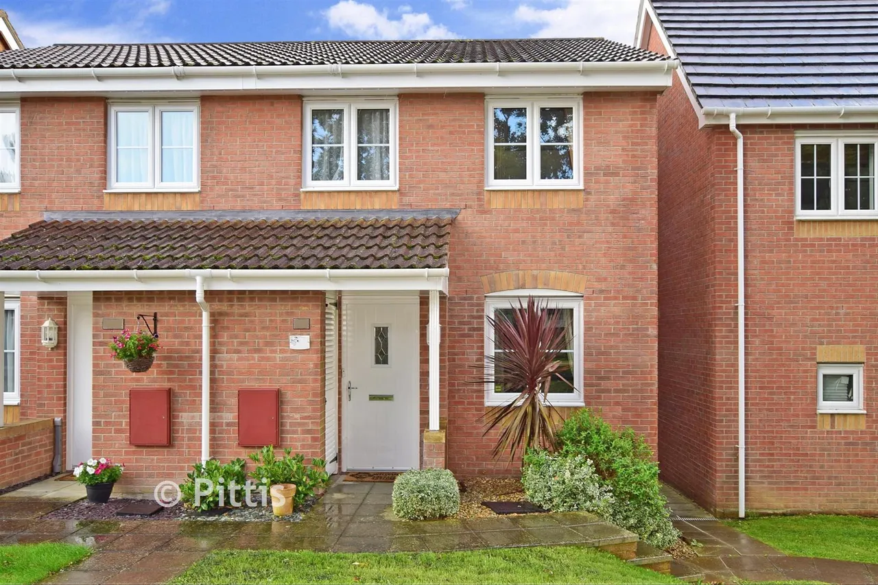 Snowberry Road, Newport, PO30, photo 15