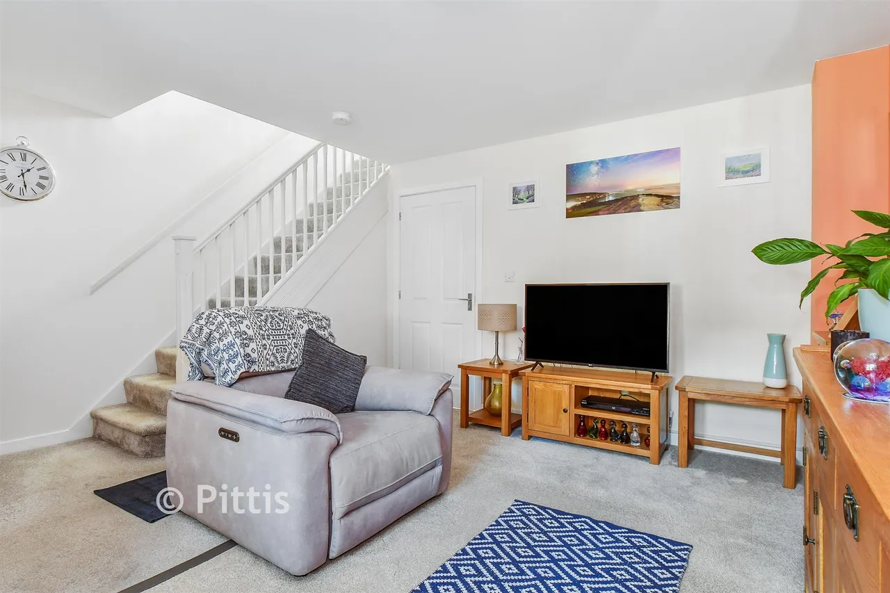Snowberry Road, Newport, PO30, photo 5