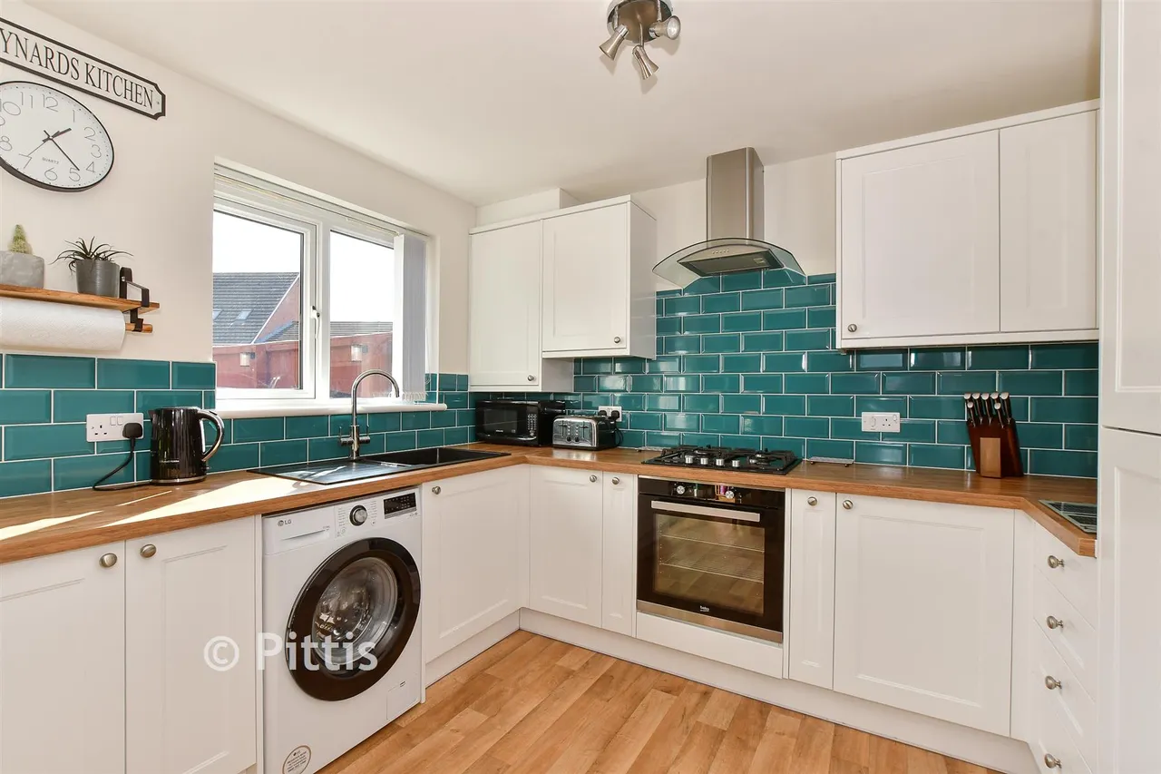 Snowberry Road, Newport, PO30, photo 4