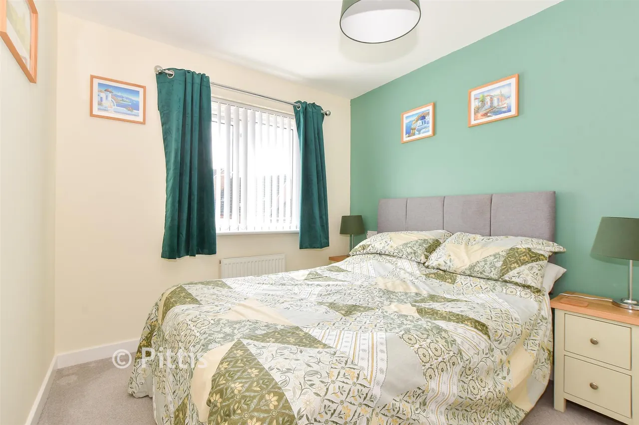Snowberry Road, Newport, PO30, photo 8